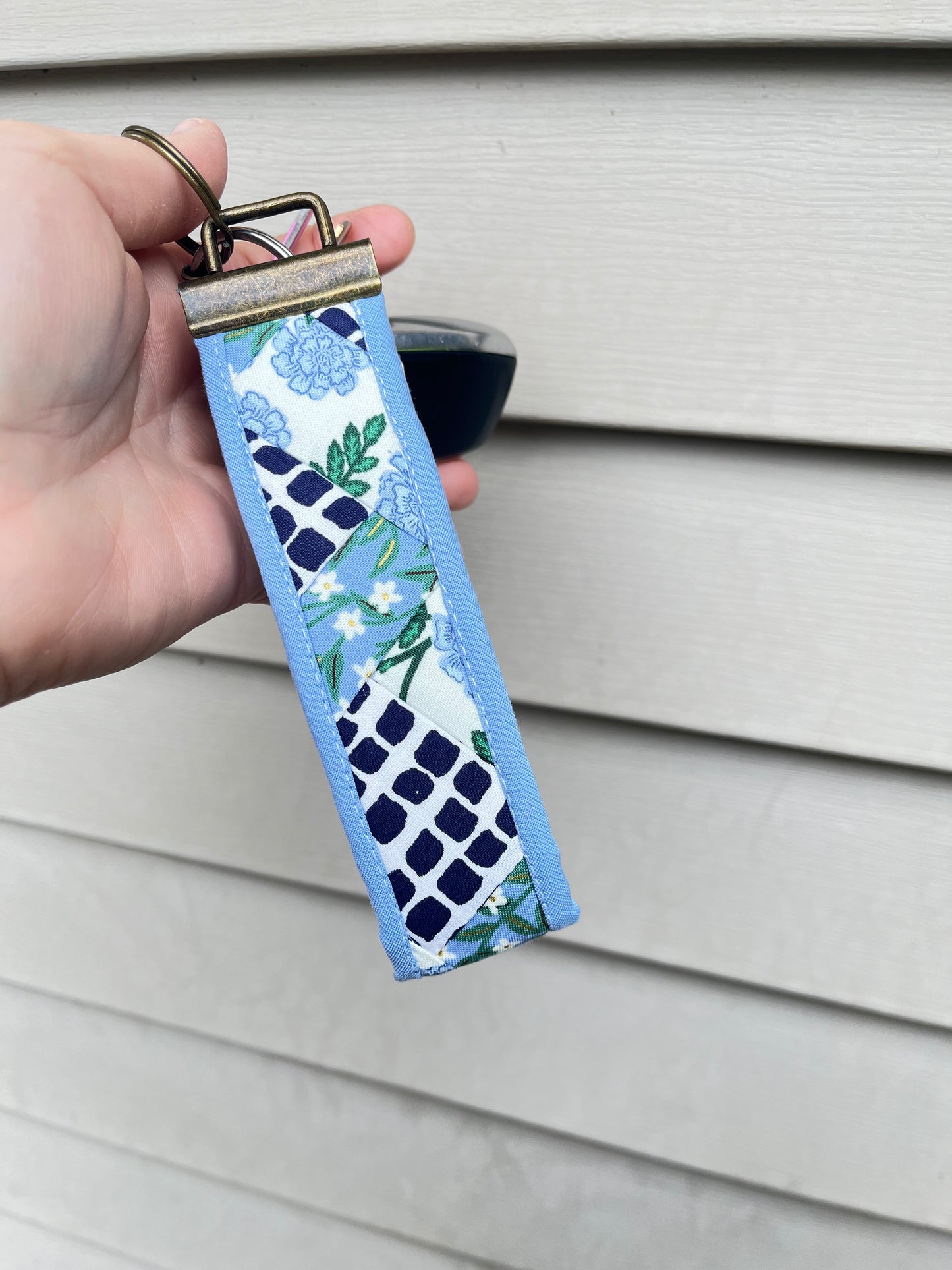 Quilted Wristlet Lanyard - Cottage Blue