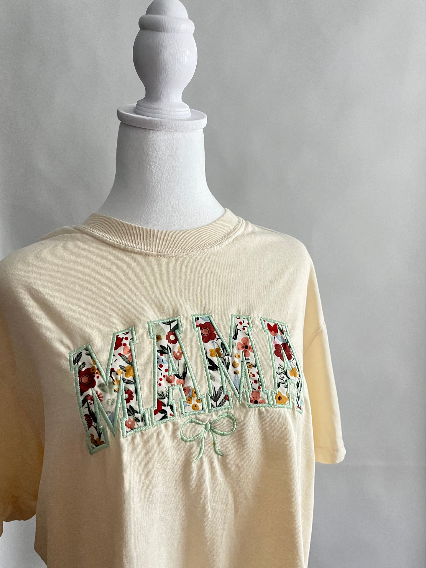 Mama embroidered - Bow t-shirt
