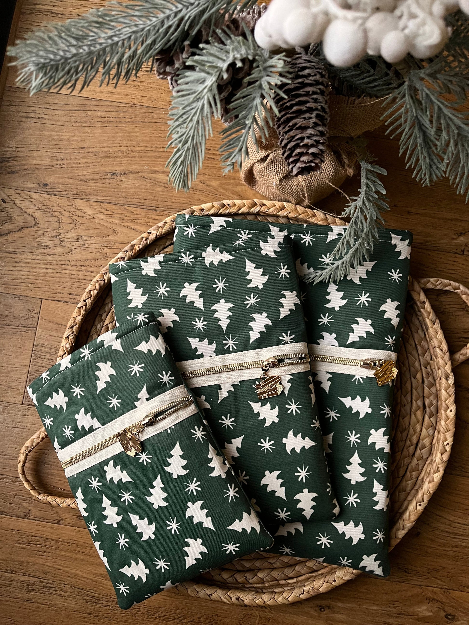 green pine tree book sleeve, kindle cover, kindle case, ipad case with padding