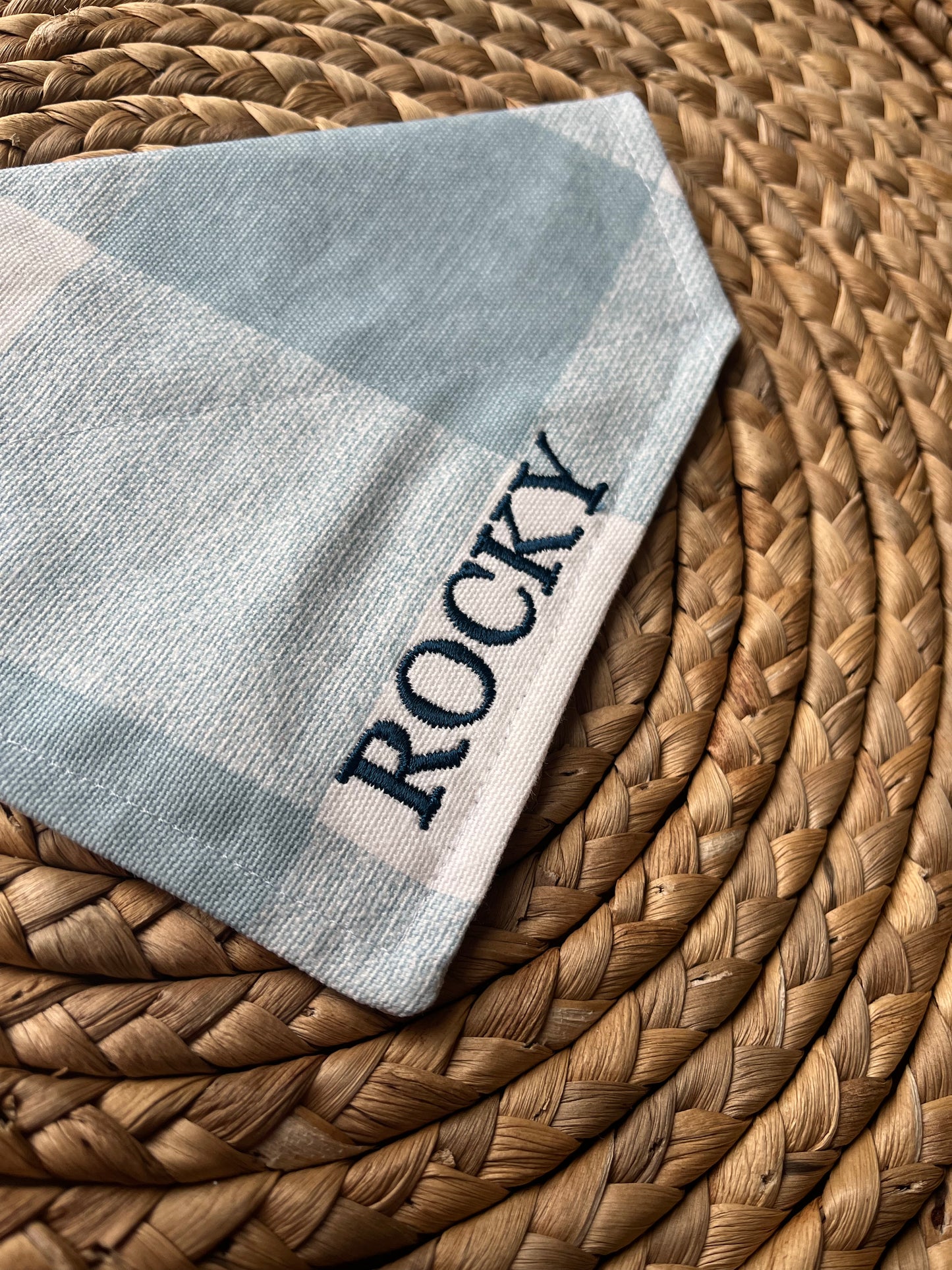 Personalized Embroidered Dog bandana - Blue plaid
