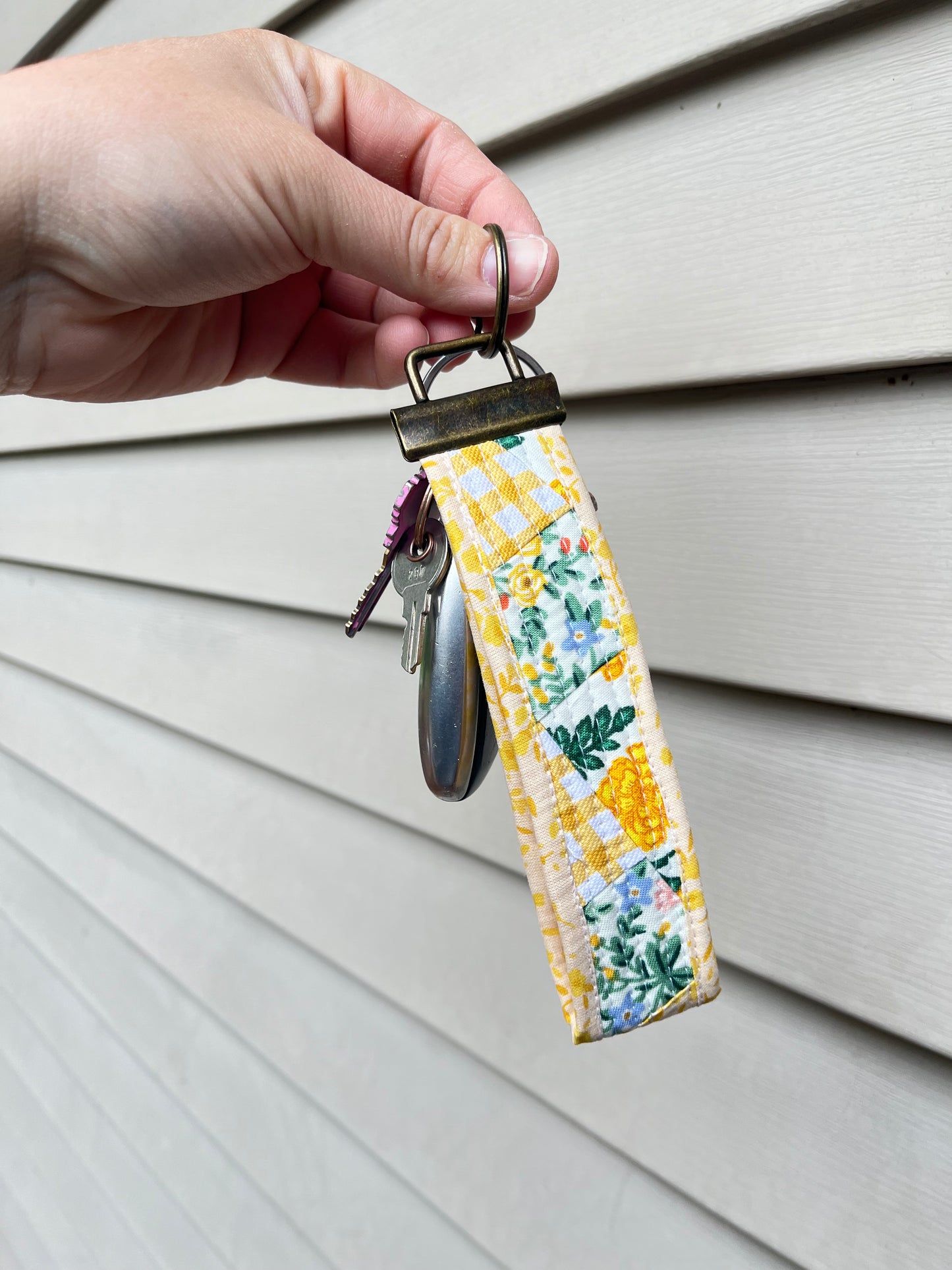 Quilted Wristlet Lanyard - Sunny Side Floral