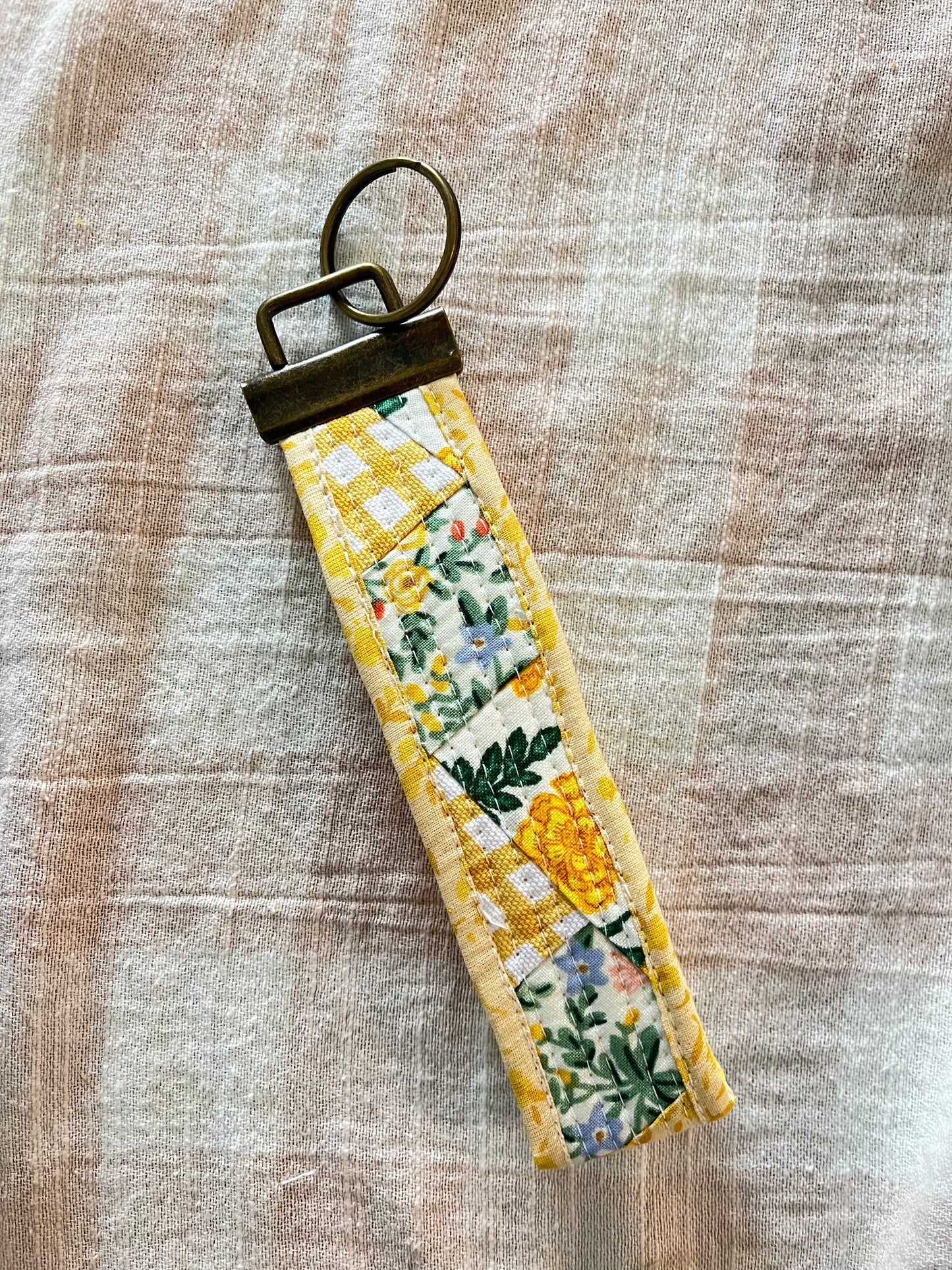 Quilted Wristlet Lanyard - Sunny Side Floral