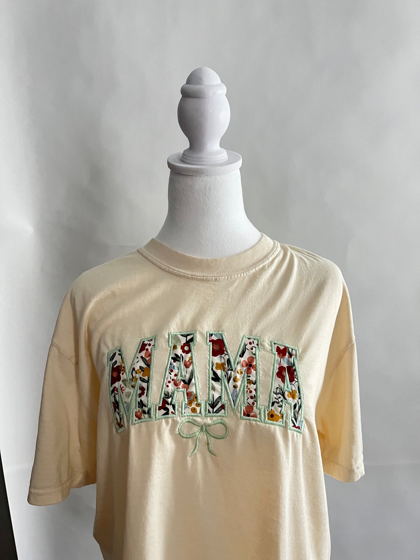 Mama embroidered - Bow t-shirt