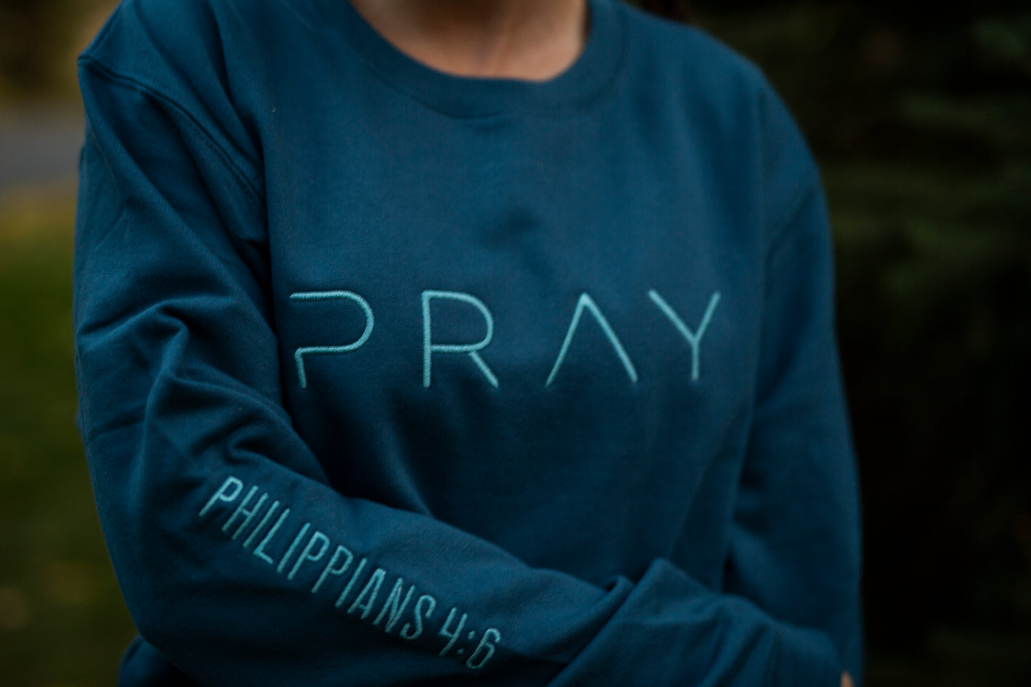 PRAY embroidered crewneck