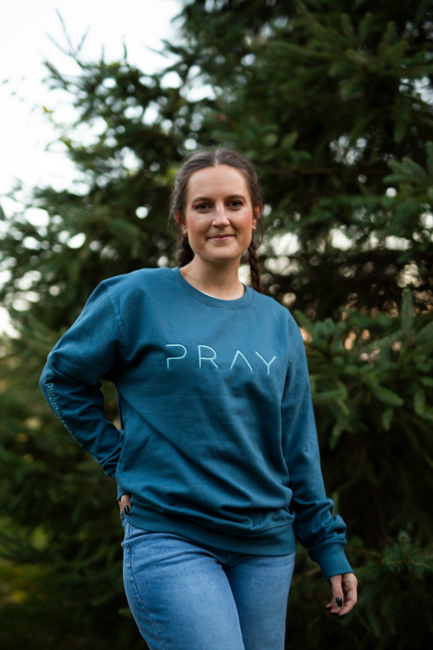 PRAY embroidered crewneck