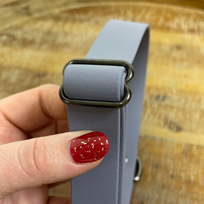 Gray collar with gray hardware